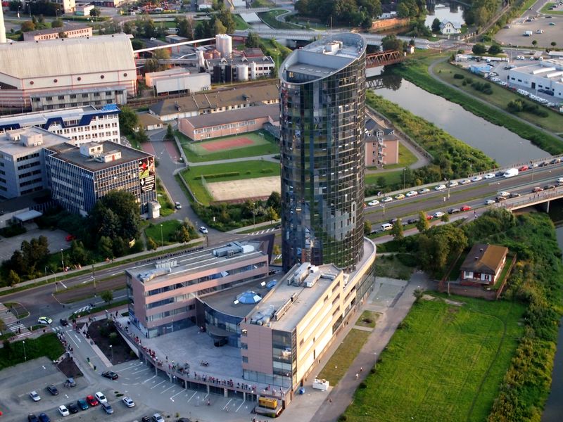 Let balonem nad městem