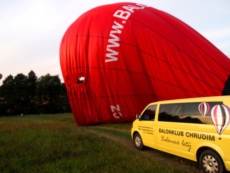 Nafukování horkovzdušného balonu